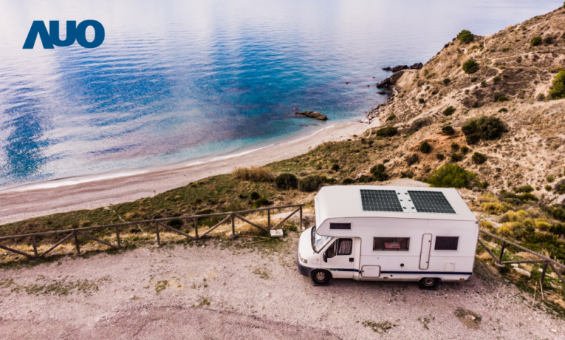 「可撓輕量化太陽光電板SunCurva」使用輕量特殊耐候型複合板取代傳統太陽能板的玻璃前板，不僅降低70%重量，每米平方僅3Kg；具有抗衝擊性能及通過電磁相容性測試，可應用於交通運輸工具，如露營車、遊艇等